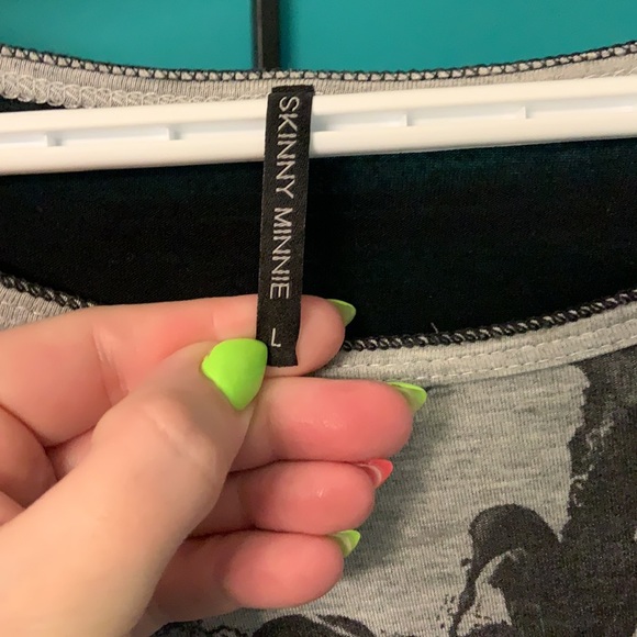 Lot of two long sleeve shirts. - Picture 2 of 5